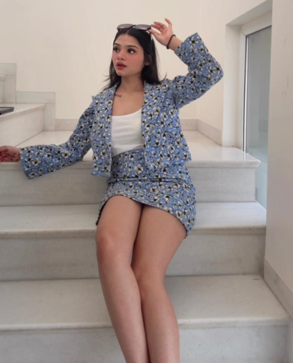 Elegant 2-Piece Co-Ord Set in Blue - Image 2
